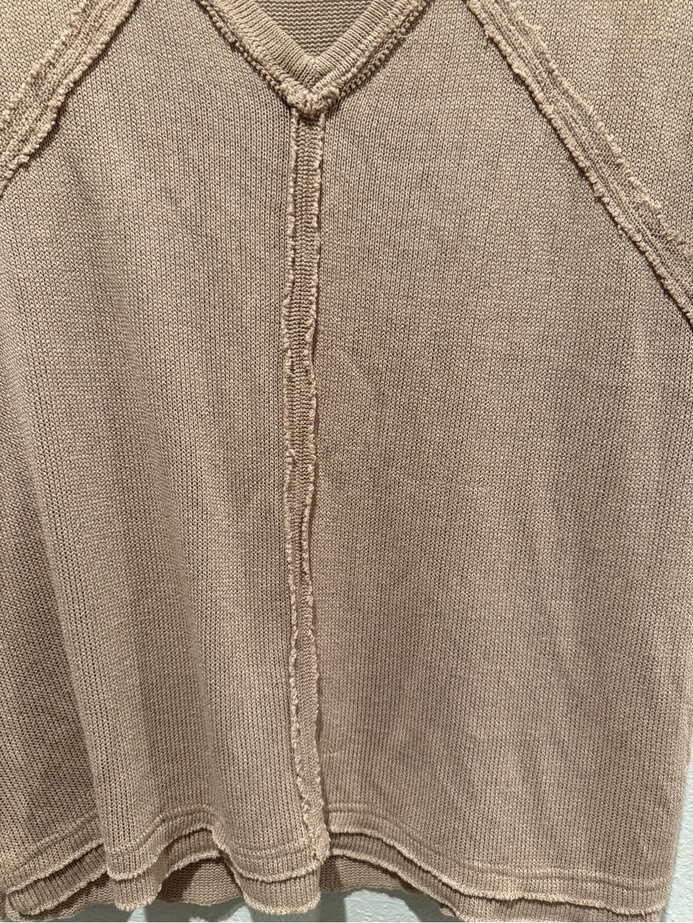 POL Taupe Exposed-Seam Lightweight Knit V-Neck Top - Picture 10 of 10